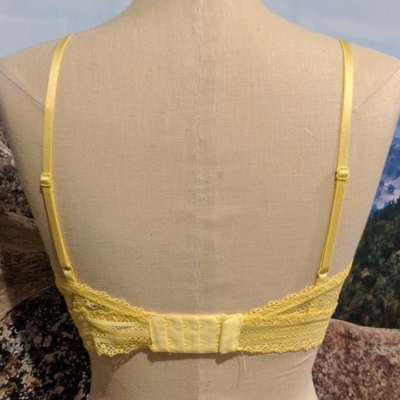 Victoria's Secret bralette - Picture 2 of 3
